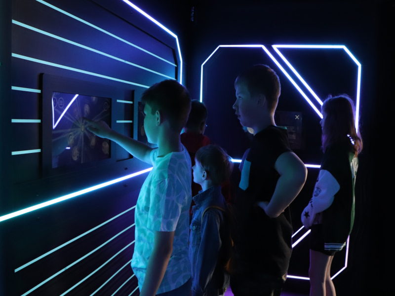 Widowisko multimedialne ISKRY NIEPODLEGŁEJ. O POLAKACH, KTÓRZY ZMIENIALI ŚWIAT/ 17.05.2024, Rynek, S