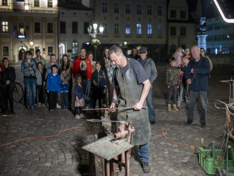 Miejskie Centrum Kultury w Skoczowie - Skoczowska Noc Muzeów 2026 - pokaz kowalstwa i repuserstwa/22.05.2026, Rynek - Skoczów